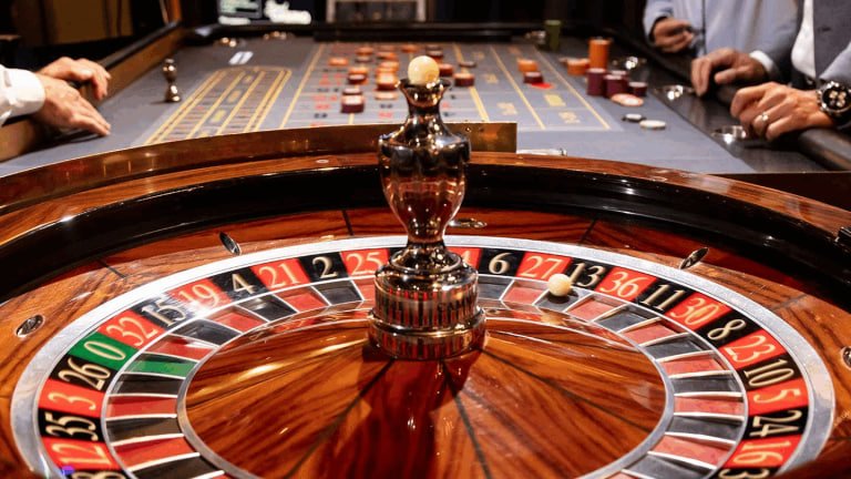 Pemandangan kasino online monaco138 yang semarak dan modern untuk pengalaman judi terbaik